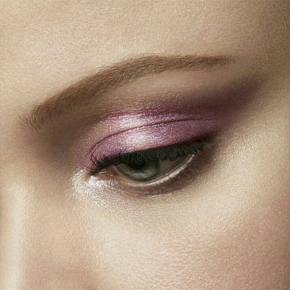 Stila Mythical Liquid Eyeshadow Purple duochrome - Picture 4 of 5